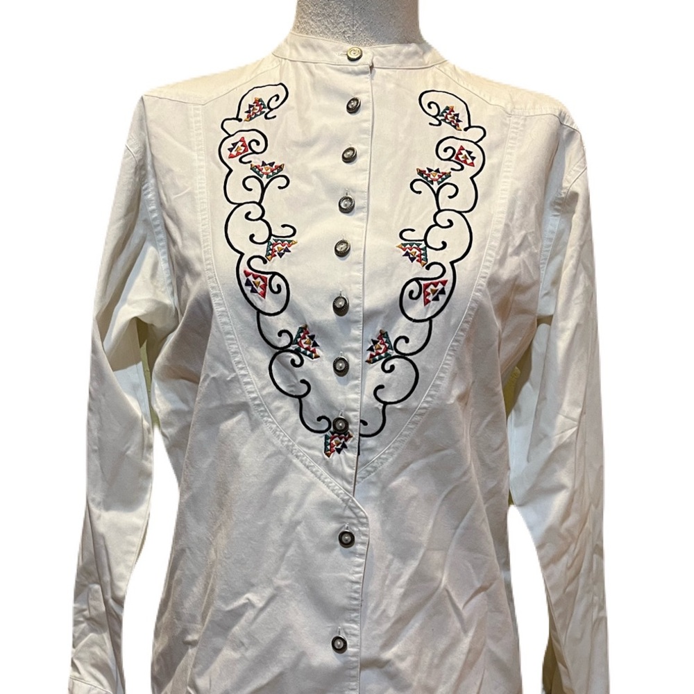 Woman’s white western wear shirt